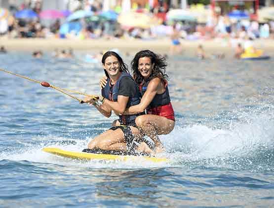 DOS ESQUÍS / KNEEBOARD